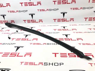 Накладка закрытия подъемной задней двери Tesla Model X 1 поколение 2018, 1041594-00-D