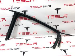 Уплотнитель стекла Tesla Model X 1 поколение 2018, 1032278-00-D