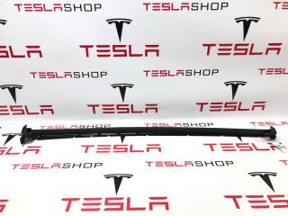 Уплотнитель стекла Tesla Model X 1 поколение 2018, 1073246-S0-B, 1073246-90-B, 1072079-90-D