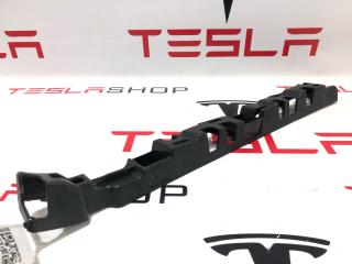Кронштейн накладки, стойки В Tesla Model X 1 поколение 2018, 1050784-00-C