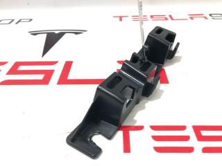 Кронштейн накладки, стойки В Tesla Model X 1 поколение 2018, 1108817-00-A