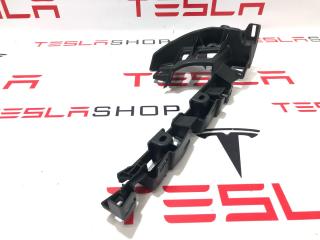 Кронштейн накладки, стойки В Tesla Model X 1 поколение 2018, 1053727-00-H