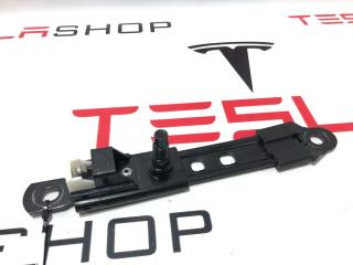 Кронштейн крепления ремня безопасности Tesla Model X 1 поколение 2018, 1036735-00-C, 5355162426