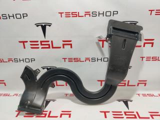 Воздуховод обогрева 2-го ряда сидений Tesla Model 3 1 поколение 2019, электро, 1092163-00-A