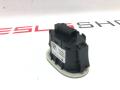 кнопка открытия багажника Rivian R1T 1 поколение 2022, PT00016619, PT00002098-K - фото №3