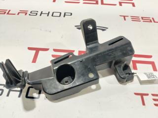 Кронштейн крепления коврового покрытия 1-го ряда сидений Tesla Model 3 1 поколение 2019, электро, 1101145-00-G