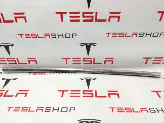 молдинг двери задней левой Tesla Model 3 1 поколение 2019, электро, 1080745-00-F