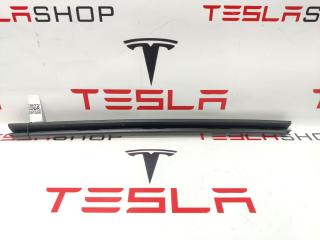 Уплотнитель стекла внутренний двери Tesla Model S 1 поколение [2-й рестайлинг] 2021, 1613733-00-A