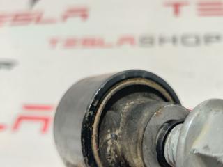 болт Tesla Model 3 1 поколение 2019, электро, 1044461-01-E