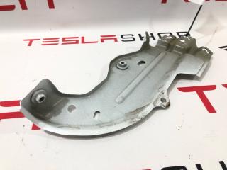 Кронштейн крепления фары и крыла Tesla Model 3 1 поколение 2019, электро, 1092304-00-B