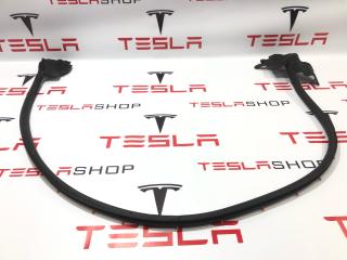 уплотнитель двери Tesla Model S 1 поколение [2-й рестайлинг] 2021, 1615099-00-B