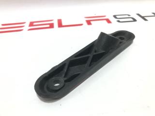 Кронштейн карты (обшивки) двери Tesla Model S 1 поколение [2-й рестайлинг] 2021, 1584751-00-A
