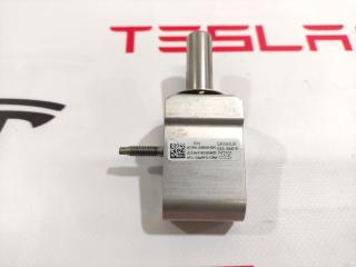 клапан системы охлаждения Tesla Model X 1 поколение (2015 - 2021), 1039040-00-D