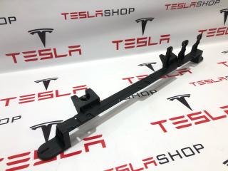 Кронштейн крепления вентилятора кондиционера Tesla Model X 1 поколение 2019, 1054164-00-E