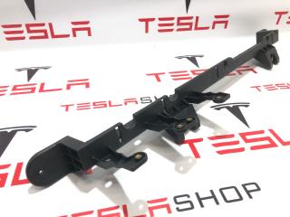 Кронштейн крепления вентилятора кондиционера Tesla Model X 1 поколение 2019, 1054164-00-E