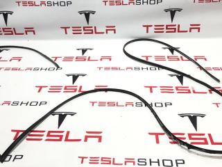 Уплотнительная резинка лобового стекла Tesla Model X 1 поколение 2019, 1106012-00-B, 1105964-00-D, 1582503-00-E, 1810156-00-D