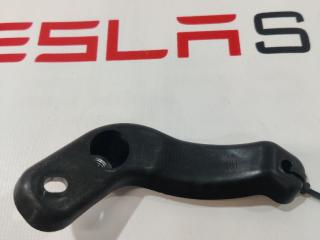 Кронштейн карты (обшивки) двери Tesla Model S 1 поколение [2-й рестайлинг] 2021, 1584796-00-A