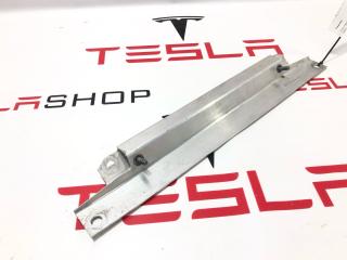 планка под капот Tesla Model S 1 поколение [2-й рестайлинг] 2021, 1617457-00-B
