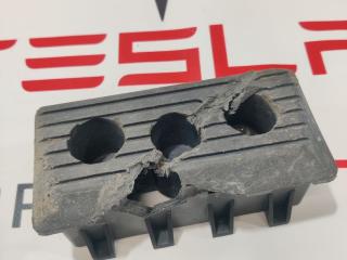 Опора под домкрат (подушка) Tesla Model S 1 поколение [2-й рестайлинг] 2021, 1608223-00-A