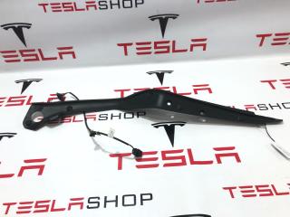 Накладка закрытия подъемной задней двери Tesla Model X 1 поколение 2019, электро, 1037560-00-F