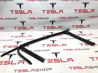 Уплотнитель стекла подъемной задней двери Tesla Model X 1 поколение 2019, электро, 1484041-00-B