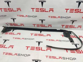 Уплотнитель стекла внутренний двери Tesla Model X 1 поколение 2019, электро, 1472045-00-A