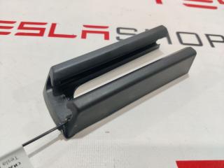 Заглушка салазки сиденья Tesla Model S 1 поколение (2012 - 2016), 1097490-00-B, 1551555-00-C