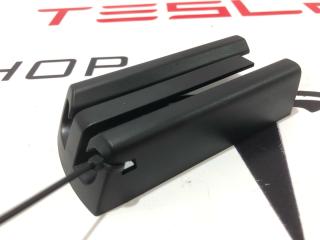 Заглушка салазки сиденья Tesla Model X 1 поколение 2019, электро, 1051476-00-A