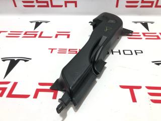 Воздуховод заднего ряда Rivian R1T 1 поколение 2022, PT00011945-D