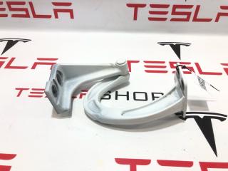 петля крышки багажника Rivian R1T 1 поколение 2022, PT00002437