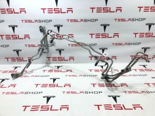 патрубок (трубопровод, шланг) Rivian R1T 1 поколение 2022, C100043837