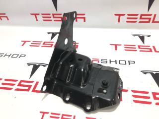 кронштейн (крепление) Rivian R1T 1 поколение 2022, PT00038363-D