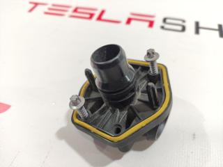 Штуцер Tesla Model 3 1 поколение 2019, электро, 1090365-00-E, 1090365-00-D