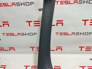 накладка двери (крышки) багажника Tesla Model X 1 поколение 2019, электро, 1037904-00-E, 1053219-00-B