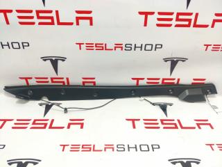 Датчик прижатия (накладка крышки багажника) Tesla Model X 1 поколение 2019, электро, 1042393-00-C, 1056300-00-C