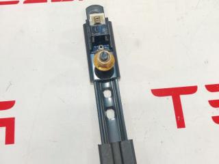 Кронштейн крепления ремня безопасности Tesla Model X 1 поколение 2019, электро, 1036735-00-C, 5355162426