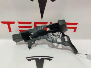 Кронштейн накладки, стойки C Tesla Model X 1 поколение 2019, электро, 1056083-00-C, 1051825-00-B