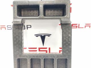 Панель заполнения пустот (2-й ряд) Tesla Model X 1 поколение 2019, электро, 1072409-00-C