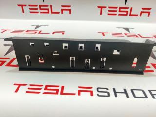 крепление проводки Tesla Model X 1 поколение 2019, электро, 1068160-00-A