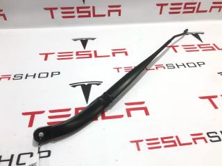 щеткодержатель (поводок стеклоочистителя, дворник) Rivian R1T 1 поколение 2022, K90A