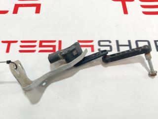 Датчик уровня пневмоподвески Tesla Model X 1 поколение 2019, электро, 1027976-00-A, 6006526-00-B