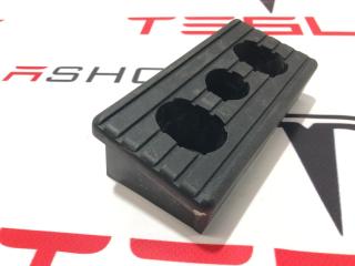 Опора под домкрат (подушка) Tesla Model X 1 поколение 2019, электро, 1045887-00-B