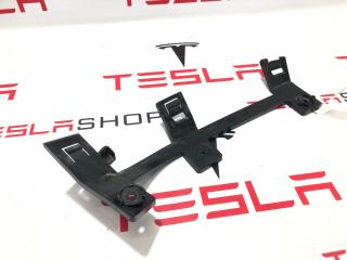 Направляющая фары Tesla Model X 1 поколение 2019, электро, 1046959-00-F