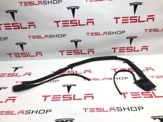 Уплотнитель крышки багажника вспомогательный Tesla Model X 1 поколение 2019, электро, 1048511-00-C