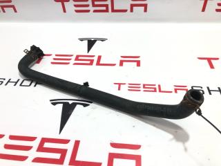 Шланг охлаждения клапана 4-х ходового системы охлаждения Tesla Model S 1 поколение 2016, 6007344-00-D