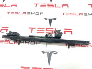Салазка переднего сиденья левая Tesla Model 3 1 поколение 2019, электро, 1101682-99-B