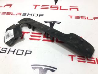 Кронштейн крепления фары противотуманной левой Tesla Model 3 1 поколение 2019, электро, 1089447-00-B