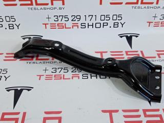 Направляющая сиденья второго ряда (крепление батареи) средняя Tesla Model 3 1 поколение 2019, 1098704-00-C