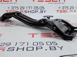 Направляющая сиденья второго ряда (крепление батареи) средняя Tesla Model 3 1 поколение 2019, 1098704-00-C