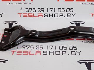 Направляющая сиденья второго ряда (крепление батареи) средняя Tesla Model 3 1 поколение 2019, 1098704-00-C